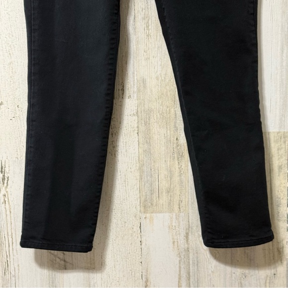 Universal Thread Black Straight Leg Women's Jeans - Picture 3 of 12